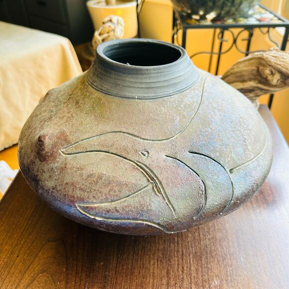 Signed Raku Studio Pottery Pot Vase Southwest Native Iridescent - Picture 1 of 16